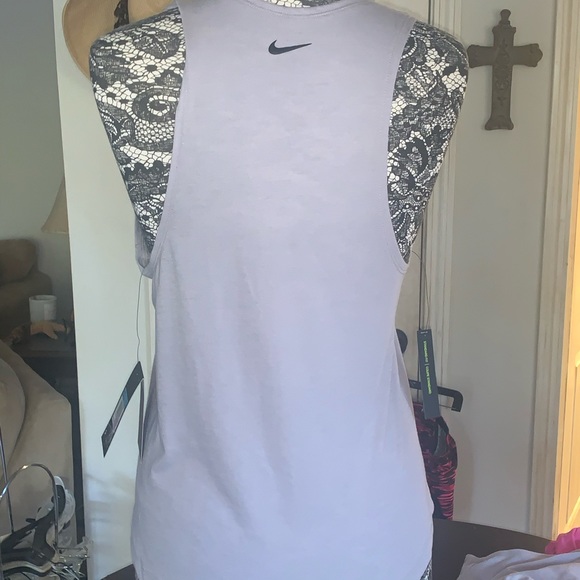 🌺LAST ONE🌺CLOSET CLOSING/MUST GO 🌺NWT NIKE DRY TANK IN GREY & BLACK - Picture 2 of 4